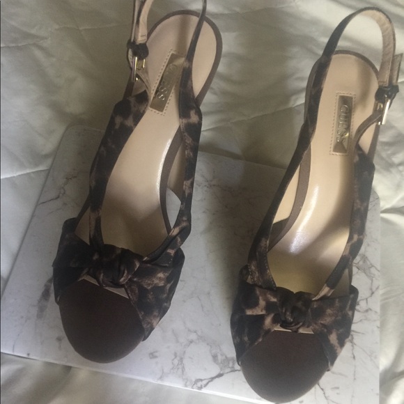Brand New Guess by Marciano Leopard Wedges - Picture 4 of 4